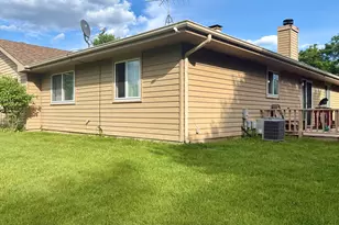 151 Pier Ct, Naperville, IL 60565 - Photo 5