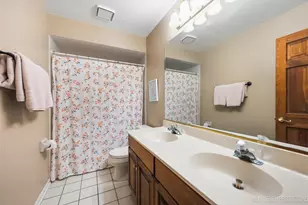 1002 Stonehedge Rd, Saint Charles, IL 60174 - Photo 25