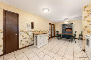 29W303 Hartman Dr, Naperville, IL 60564 - Photo 9