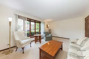 29W303 Hartman Dr, Naperville, IL 60564 - Photo 5