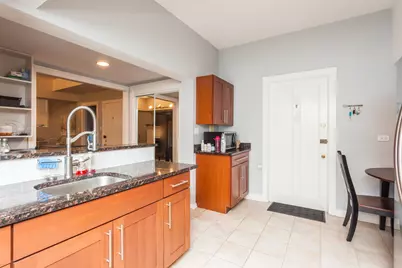 3608 N Pine Grove Avenue #B7, Chicago, IL 60613 - Photo 11
