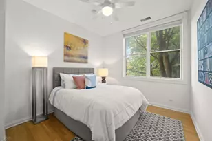 2323 W Montrose Ave, Chicago, IL 60618 - Photo 17