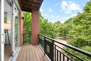 2323 W Montrose Ave, Chicago, IL 60618 - Photo 21