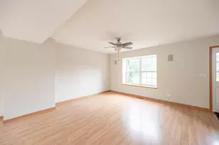 654 Anderson Dr, Lake in the Hills, IL 60156 - Photo 3