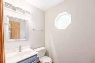 654 Anderson Dr, Lake in the Hills, IL 60156 - Photo 9