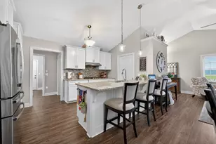 2045 Somerset Ln, Sycamore, IL 60178 - Photo 11