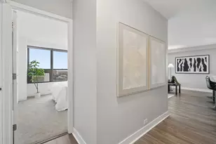 2930 N Sheridan Rd, Chicago, IL 60657 - Photo 3