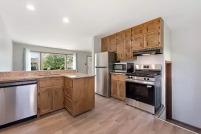 9300 Lorel Avenue, Skokie, IL 60077 - Photo 5
