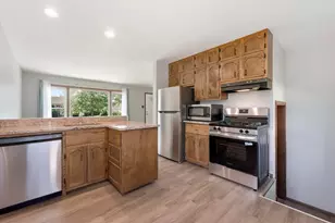 9300 Lorel Ave, Skokie, IL 60077 - Photo 5