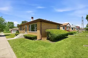9300 Lorel Ave, Skokie, IL 60077 - Photo 19
