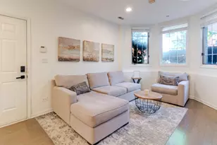1352 W Hubbard St, Chicago, IL 60642 - Photo 3