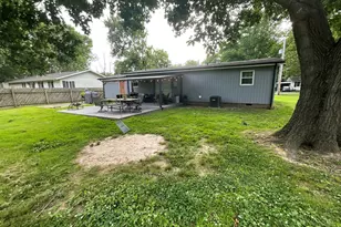 310 S Wood St, Odin, IL 62870 - Photo 13