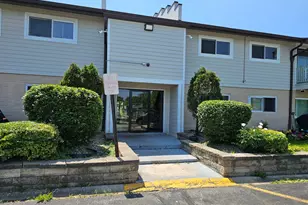 870 E Old Willow Road E, Prospect Heights, IL 60070 - Photo 1