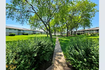 870 E Old Willow Road E #259, Prospect Heights, IL 60070 - Photo 5