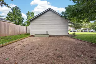 907 N Oak St, Normal, IL 61761 - Photo 43