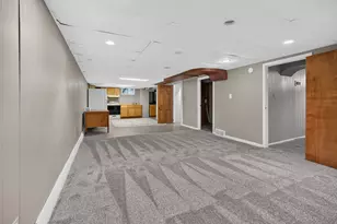 907 N Oak St, Normal, IL 61761 - Photo 29