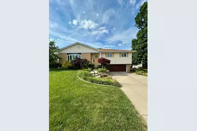 672 W Karen Drive, Decatur, IL 62526 - Photo 1