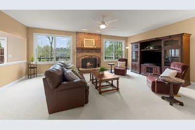 1570 Orchard Road, Wheaton, IL 60189 - Photo 7