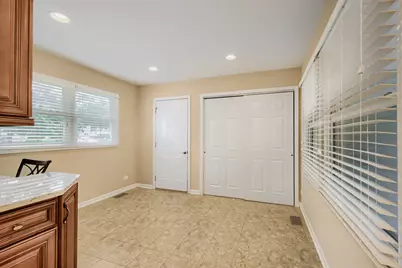 17 Willow Street, Algonquin, IL 60102 - Photo 11