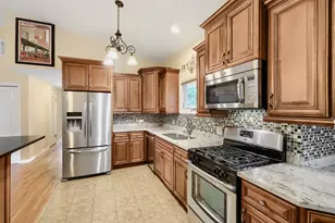 17 Willow St, Algonquin, IL 60102 - Photo 9