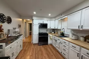 9848 S Muskegon Ave, Chicago, IL 60617 - Photo 29