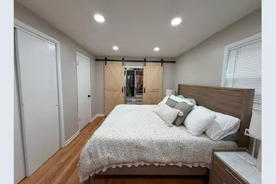 9848 S Muskegon Avenue, Chicago, IL 60617 - Photo 13