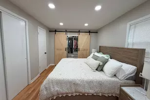 9848 S Muskegon Ave, Chicago, IL 60617 - Photo 13
