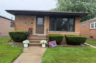 9848 S Muskegon Ave, Chicago, IL 60617 - Photo 3