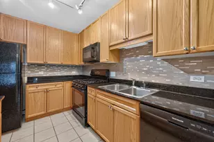 1650 Riverwoods Dr, Melrose Park, IL 60160 - Photo 9