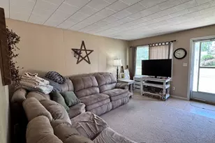 814 W Warmouth St, Salem, IL 62881 - Photo 9