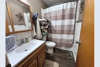 814 W Warmouth Street, Salem, IL 62881 - Photo 17