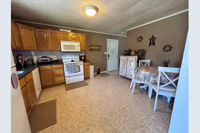 814 W Warmouth Street, Salem, IL 62881 - Photo 11