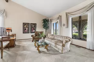 350 Essex Ln, New Lenox, IL 60451 - Photo 3