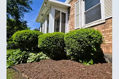 10055 S Oglesby Avenue, Chicago, IL 60617 - Photo 35