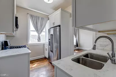 943 E Hyde Park Boulevard #3, Chicago, IL 60615 - Photo 5