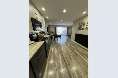 5846 W 77th Street #303, Burbank, IL 60459 - Photo 5