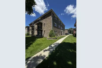 5846 W 77th Street #303, Burbank, IL 60459 - Photo 1