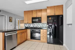 9655 Woods Dr, Skokie, IL 60077 - Photo 11