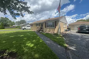 8219 S 82nd Ct, Justice, IL 60458 - Photo 3