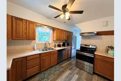 402 S Rockford Avenue, Rockford, IL 61104 - Photo 7