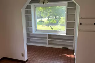 410 N 1st St, Bellflower, IL 61724 - Photo 25