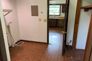 410 N 1st St, Bellflower, IL 61724 - Photo 33