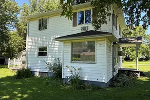 410 N 1st St, Bellflower, IL 61724 - Photo 5