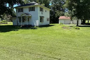 410 N 1st St, Bellflower, IL 61724 - Photo 17