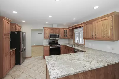 5019 Burman Drive, Crystal Lake, IL 60014 - Photo 11