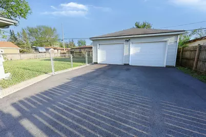 2414 Garden Street, Joliet, IL 60435 - Photo 3