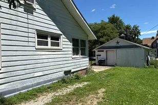 208 N Wood St, Gibson City, IL 60936 - Photo 11