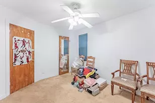 5621 N Drake Ave, Chicago, IL 60659 - Photo 9