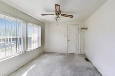 5636 W Augusta Boulevard, Chicago, IL 60651 - Photo 25