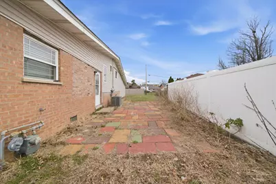 10725 S Rutherford Avenue, Worth, IL 60482 - Photo 7